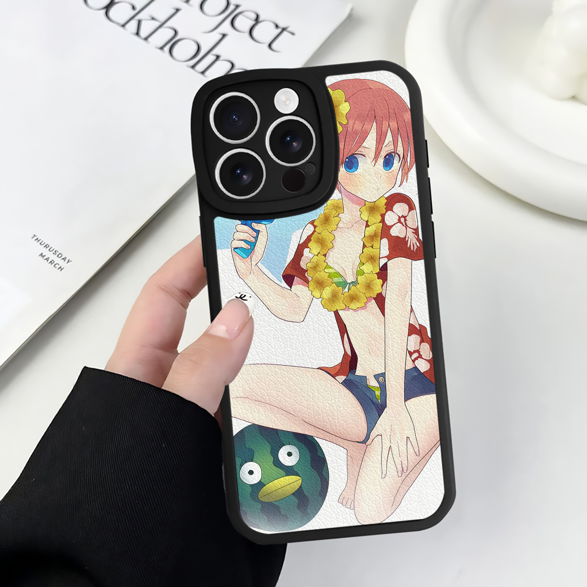 （画像用） ぎんたま 坂田銀時（さかたぎんとき） 神楽 志村新八（しむら しんぱち） GINTAMA Sakata Gintoki Kagura Shimura Shinpachi 【iPhone 16シリーズ対応】シリコンスマホケース（レザー調） 材質：シリコン